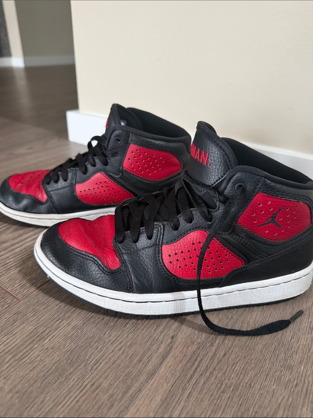 Nike Jordan Junior Access Black & Red Boys Size 6 Sneakers Athletic Sporty Shoes